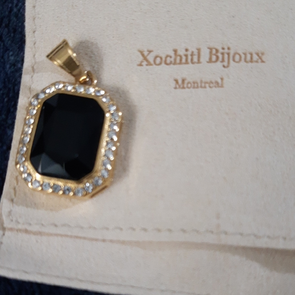 Gold and Black Pendant Necklace - Picture 2 of 5